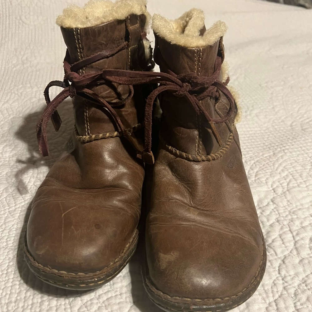 UGG Chestnut Caspia Ankle Boots with Shearling Trim